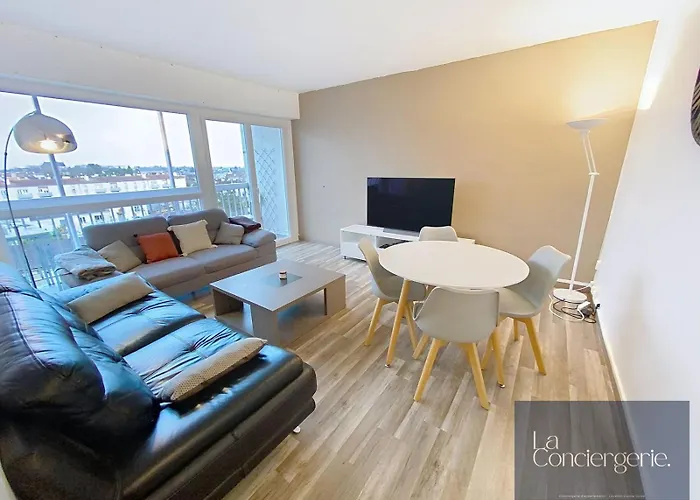 Avec Vue-les Rocs-poitiers-laconciergerie