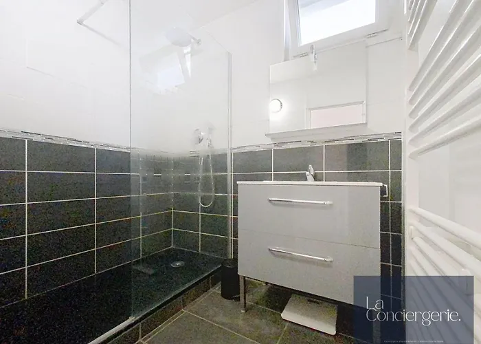 Avec Vue-les Rocs-poitiers-laconciergerie *